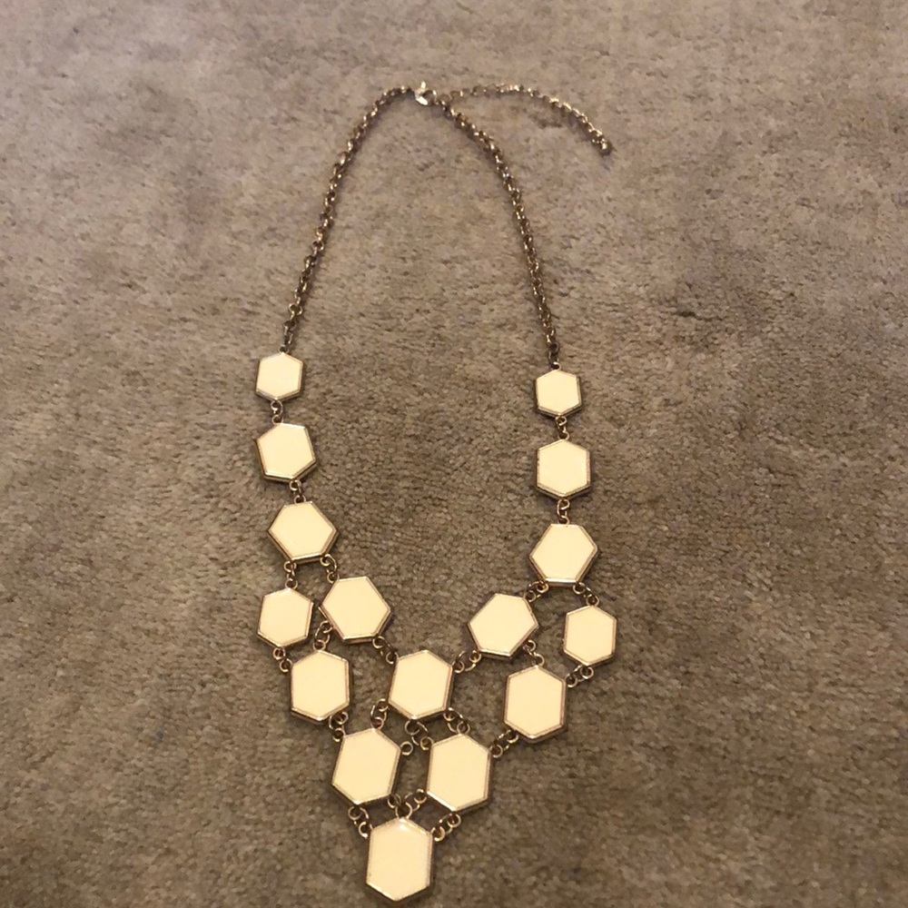 Geometric statement necklace
